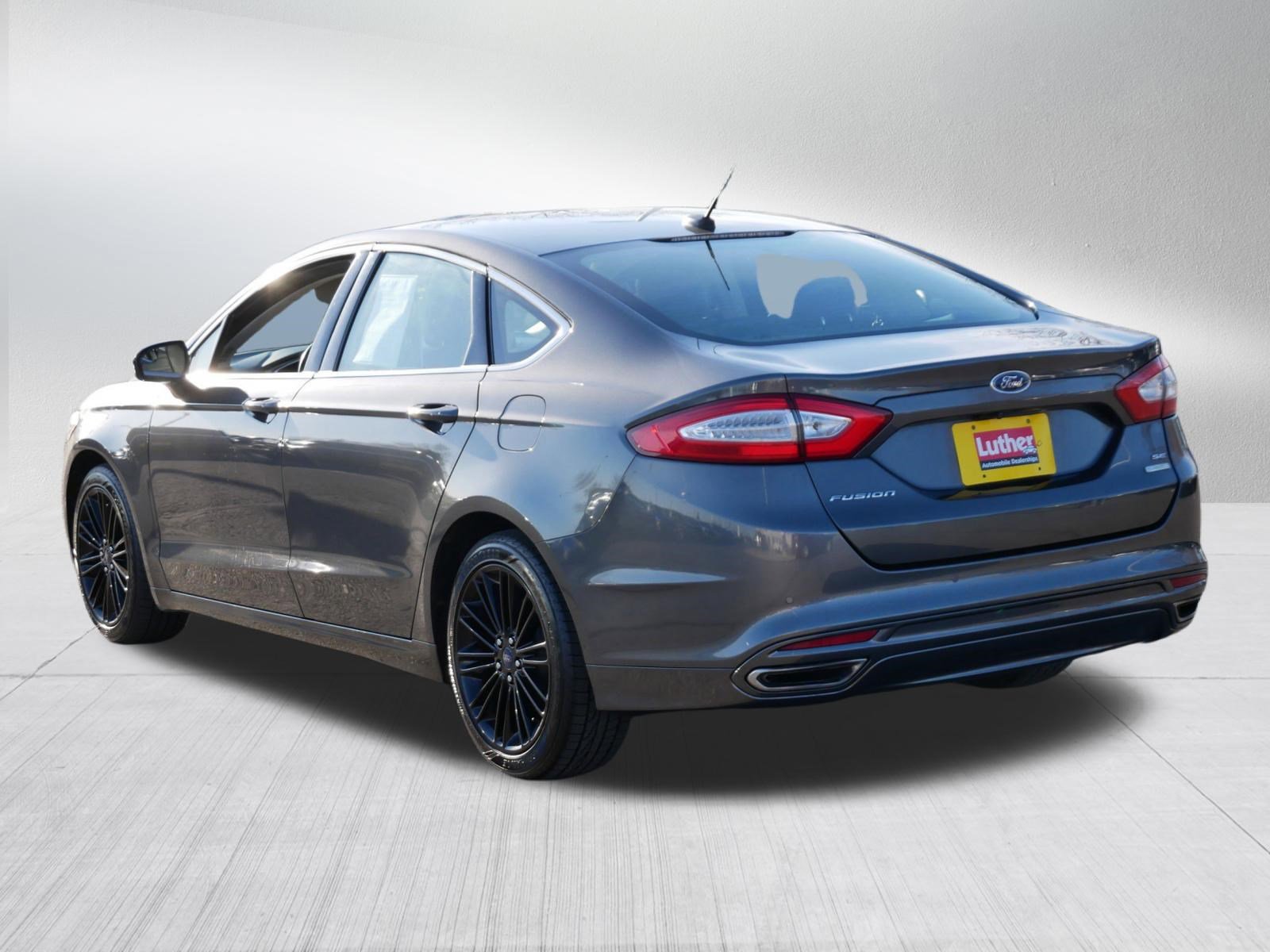 Used 2016 Ford Fusion SE w/ Equipment Group 202A FWD image 5