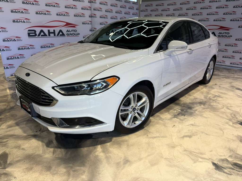 Used 2018 Ford Fusion SE w/ Equipment Group 602A image 2