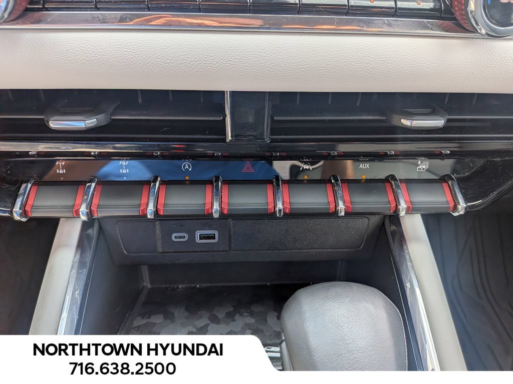 Used 2023 GMC Canyon AT4X AWD/4WD image 19