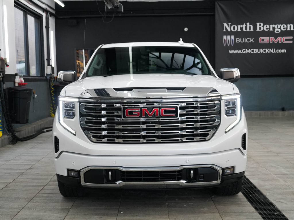 Used 2023 GMC Sierra 1500 Denali w/ Denali Reserve Package AWD/4WD image 2