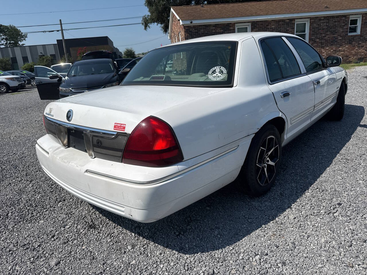 Used 2011 Mercury Grand Marquis LS RWD image 4
