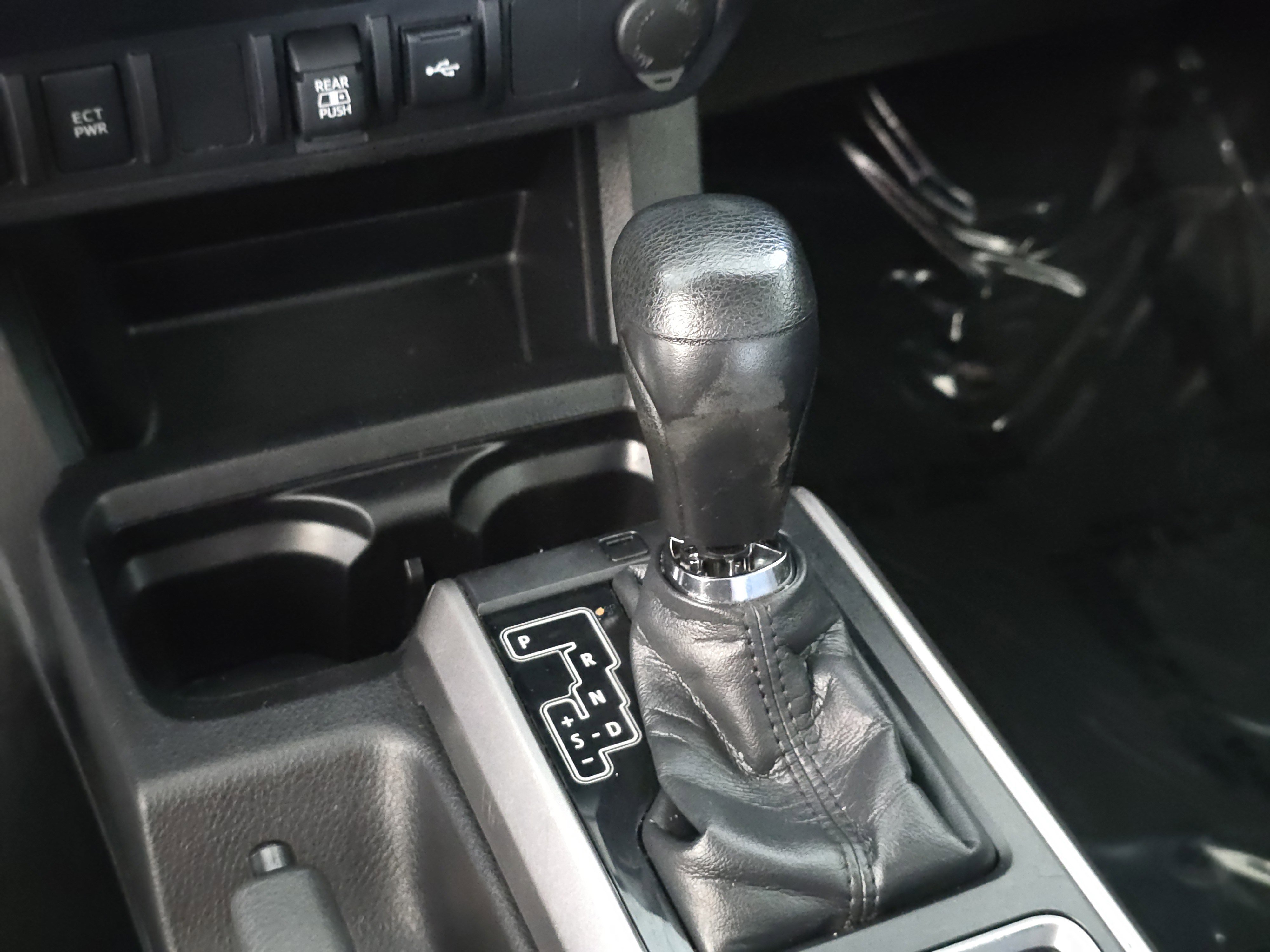 Used 2022 Toyota Tacoma SR5 w/ Technology Package image 24