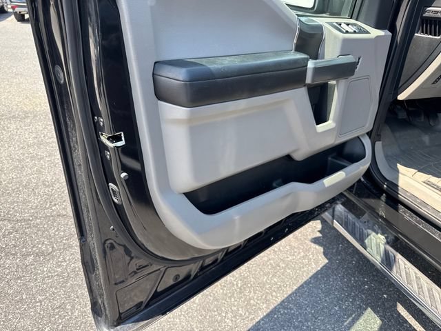 Used 2015 Ford F150 XLT w/ Equipment Group 302A Luxury AWD/4WD image 11