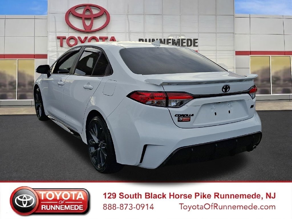 Certified 2025 Toyota Corolla SE FWD image 4