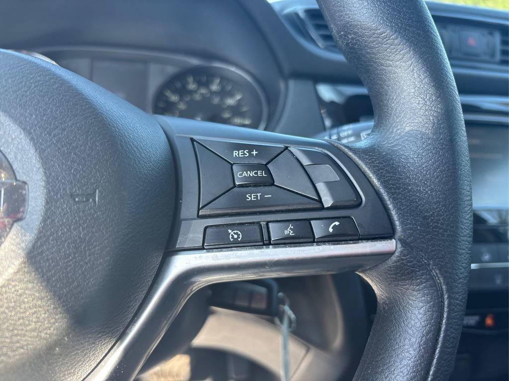 Used 2020 Nissan Rogue S image 28