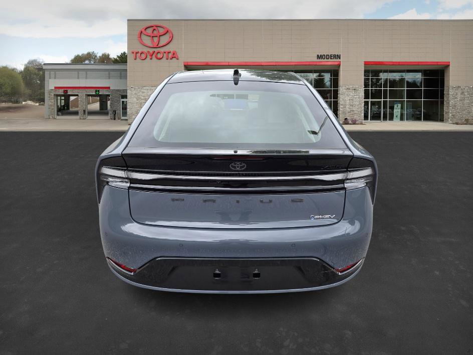 New 2025 Toyota Prius Plug-In Hybrid image 6