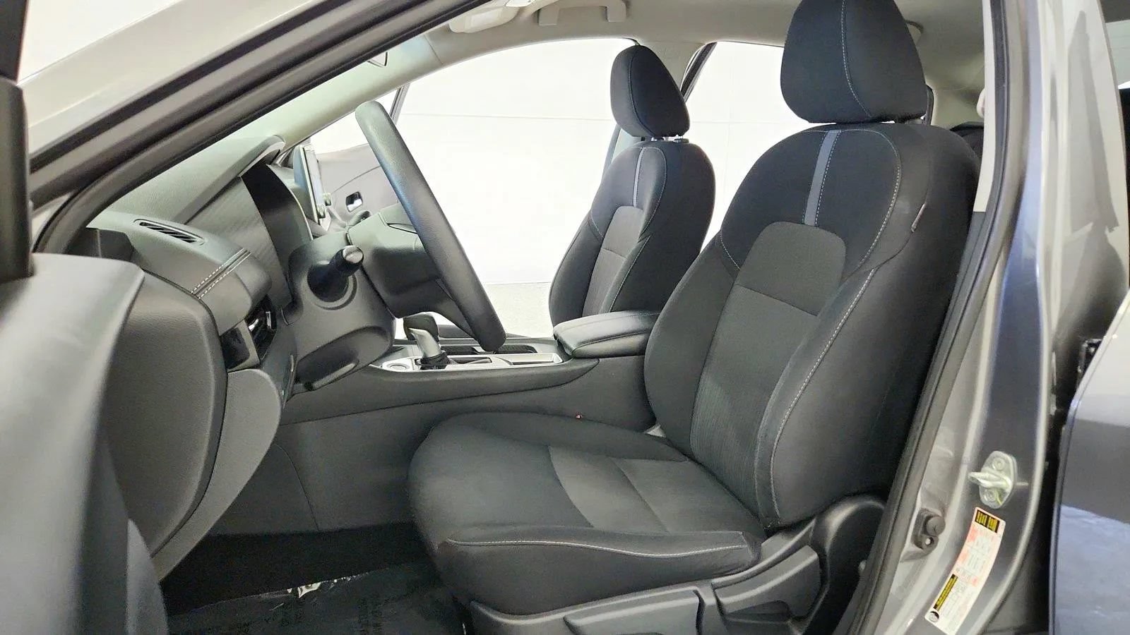 Used 2024 Nissan Sentra SV FWD image 18