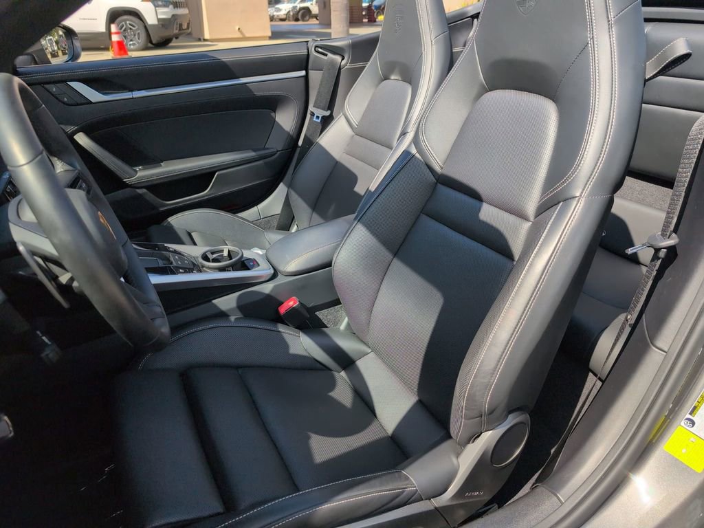 Used 2022 Porsche 911 Turbo image 11