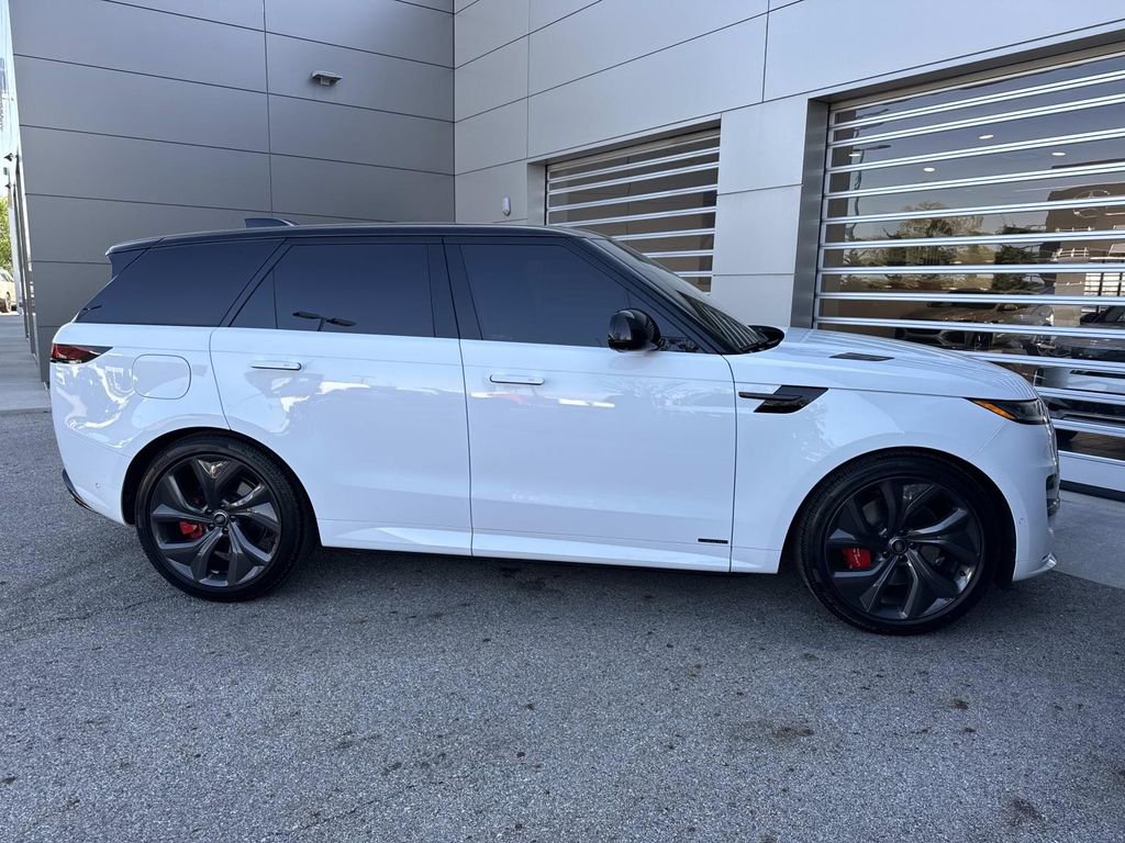 Used 2025 Land Rover Range Rover Sport Autobiography AWD/4WD image 9