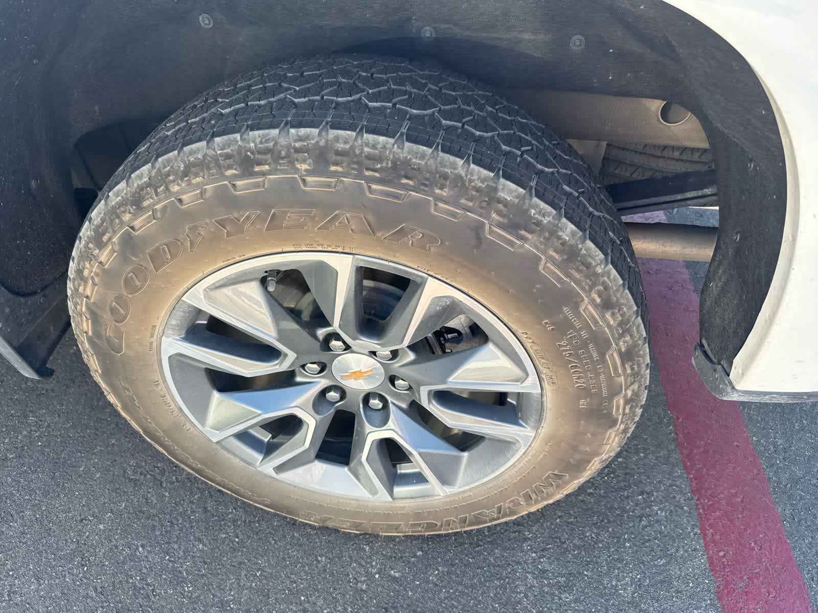 Used 2025 Chevrolet Silverado 1500 LT AWD/4WD image 9