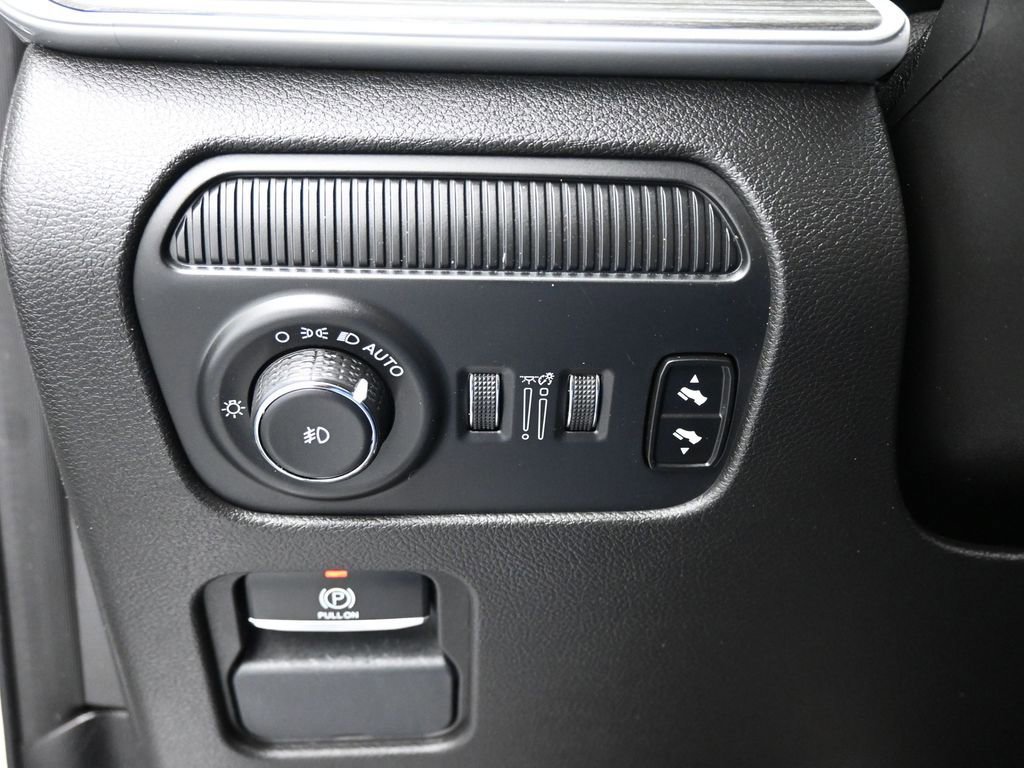 Used 2024 Jeep Wagoneer Series II w/ Flexible Seating Group image 15