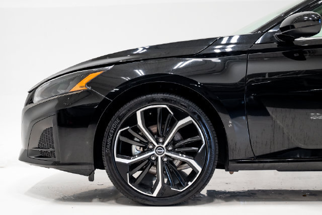 Used 2025 Nissan Altima 2.5 SR FWD image 31