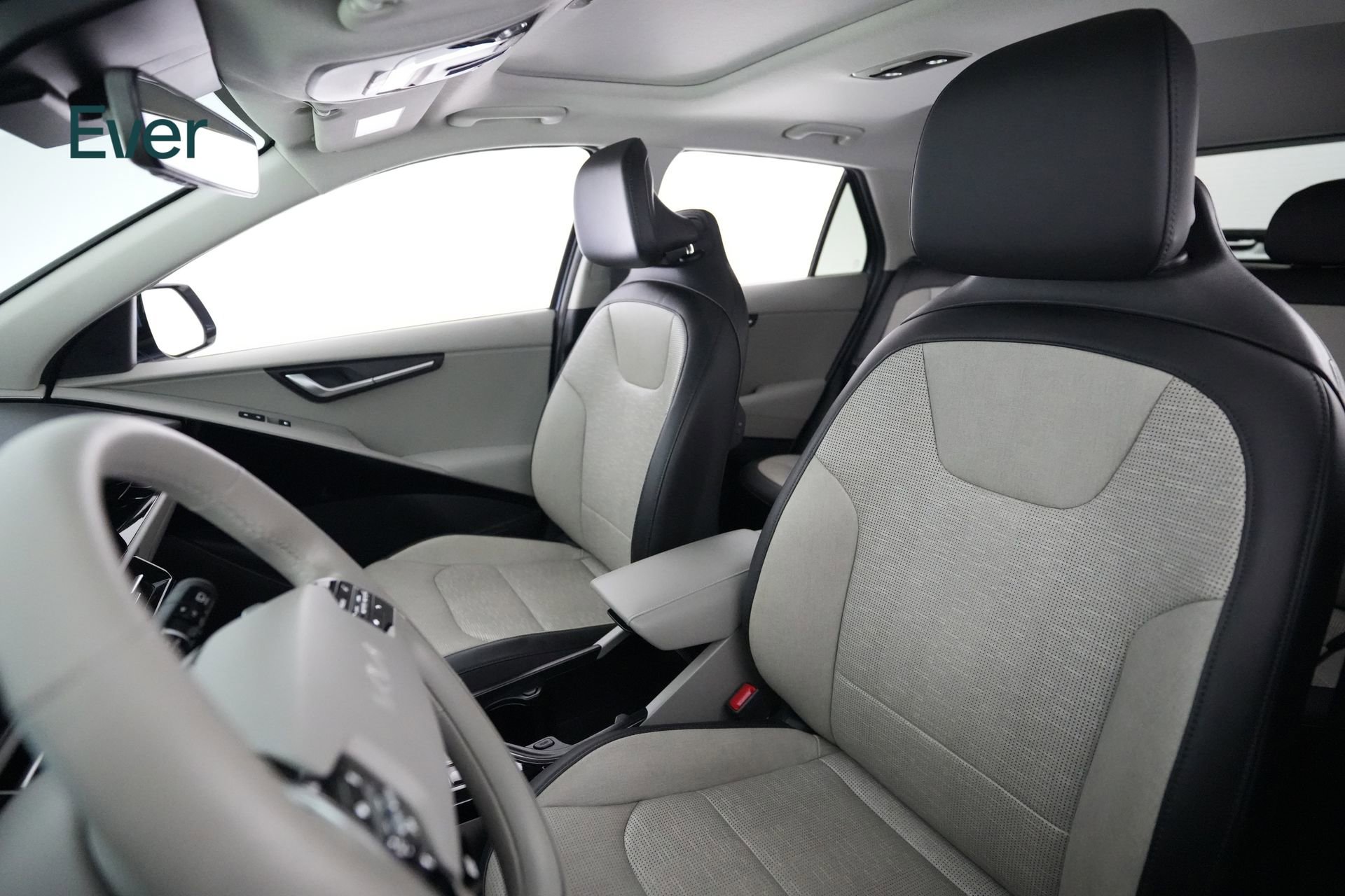 Used 2023 Kia Niro Wave w/ Wave Preserve Package FWD image 4