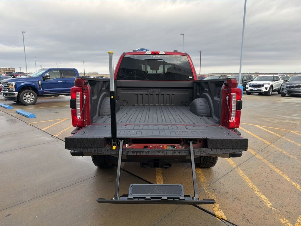 New 2026 Ford F350 King Ranch w/ FX4 Off-Road Package image 9