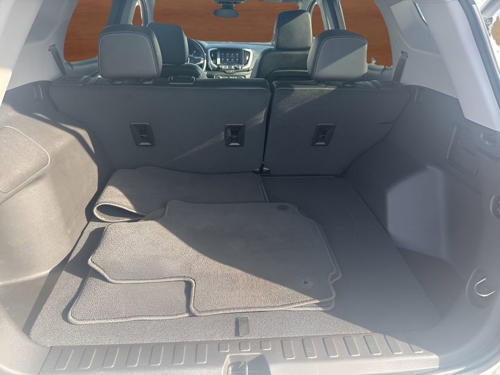 Used 2024 GMC Terrain SLT w/ Tech Package image 10