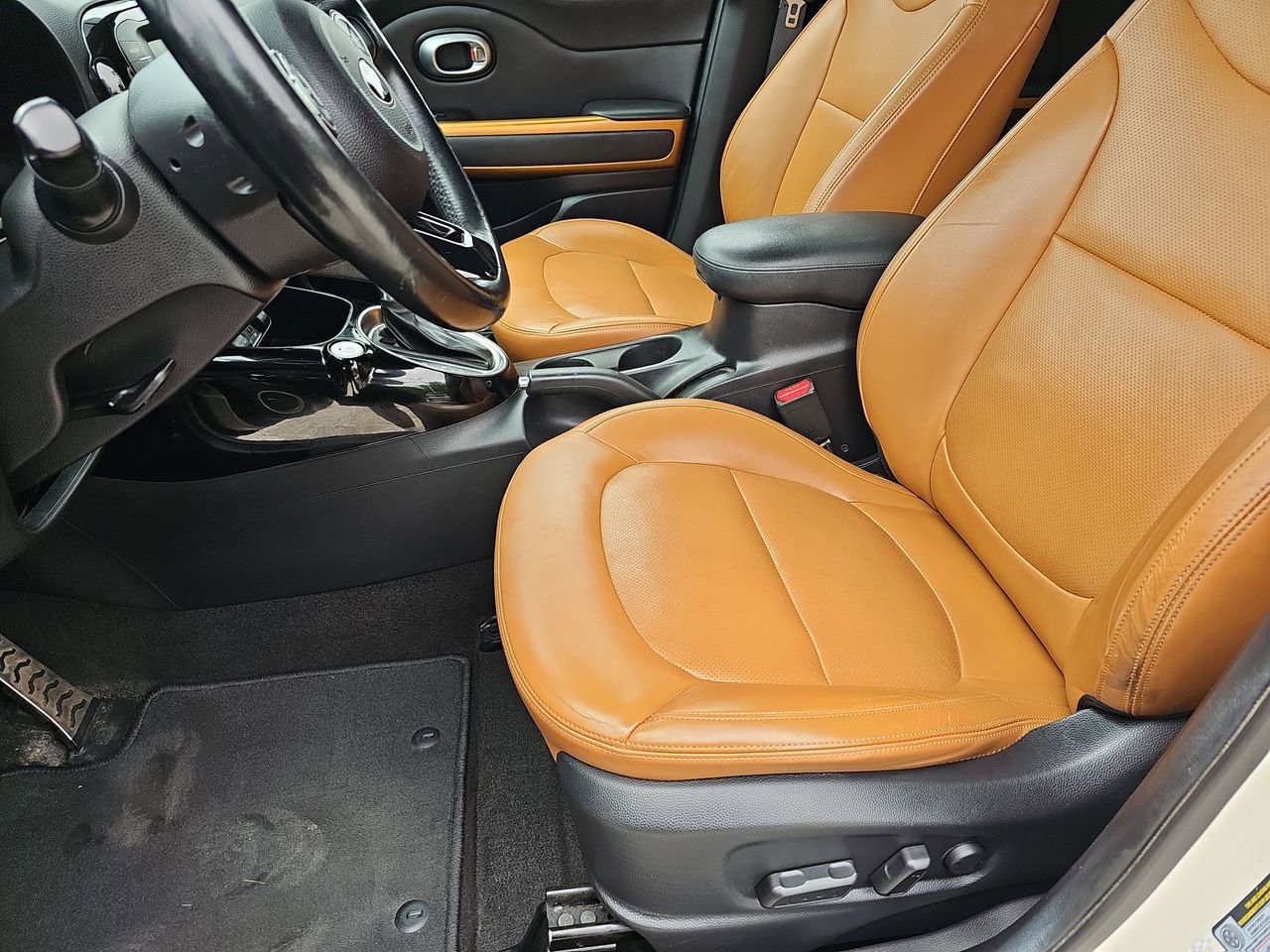 Used 2015 Kia Soul ! w/ Sun & Sound Package FWD image 19