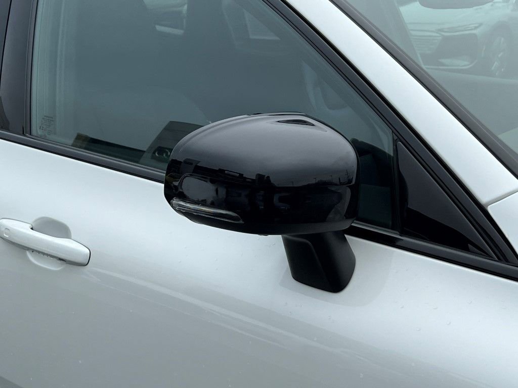 Certified 2023 Volvo XC60 B5 Plus w/ Climate Package image 10