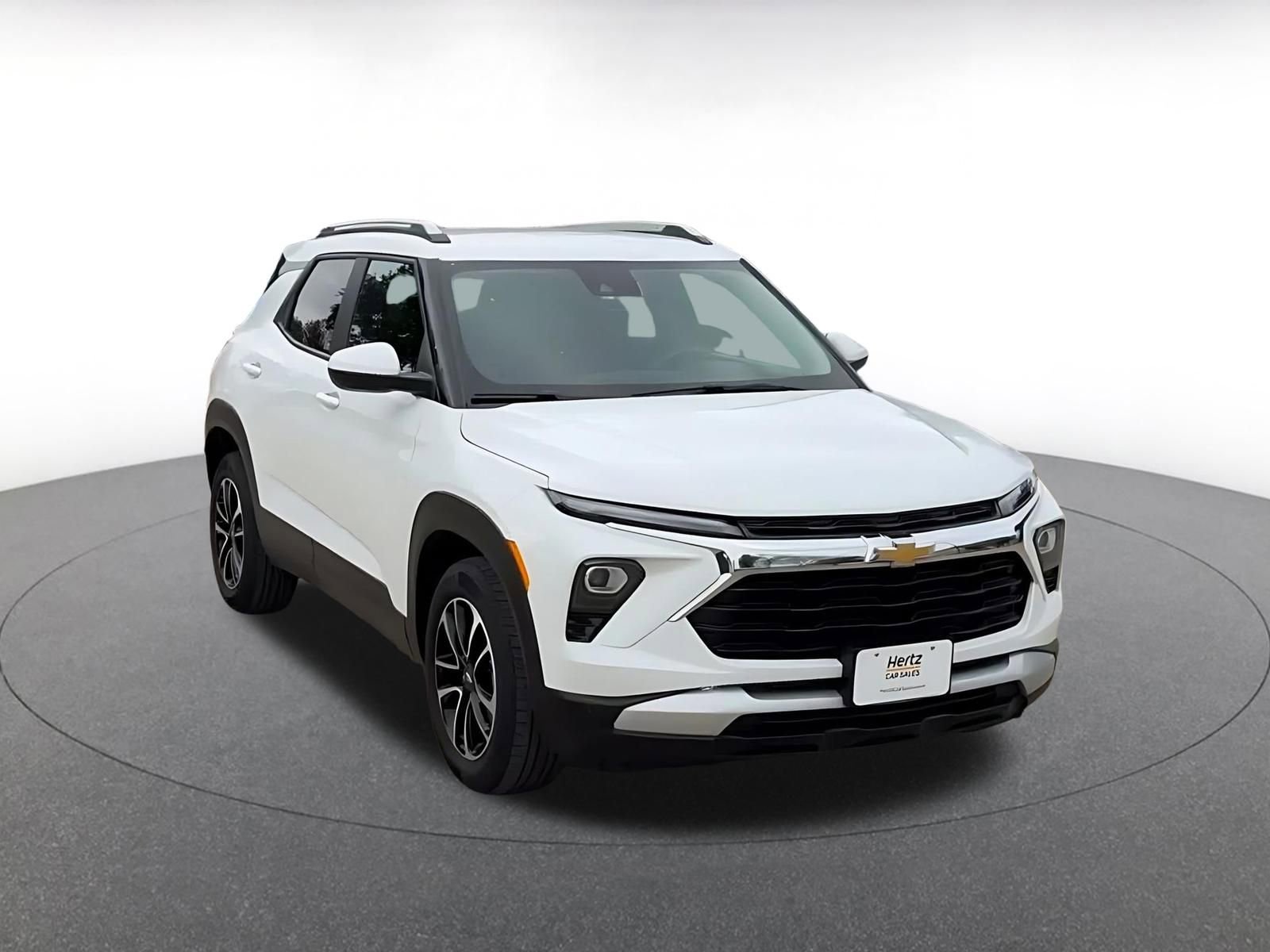 Used 2025 Chevrolet TrailBlazer LT image 3