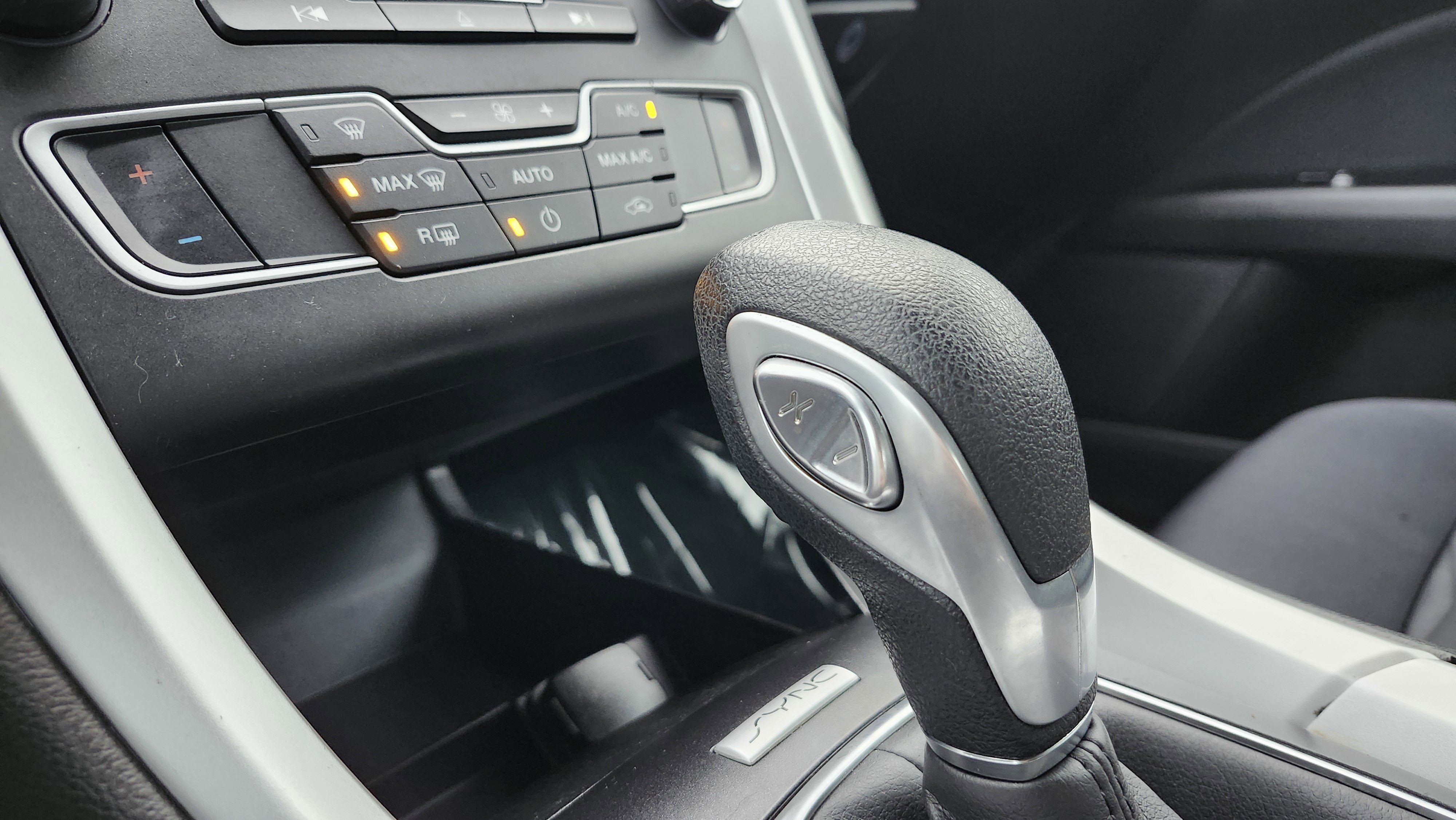 Used 2016 Ford Fusion SE image 8