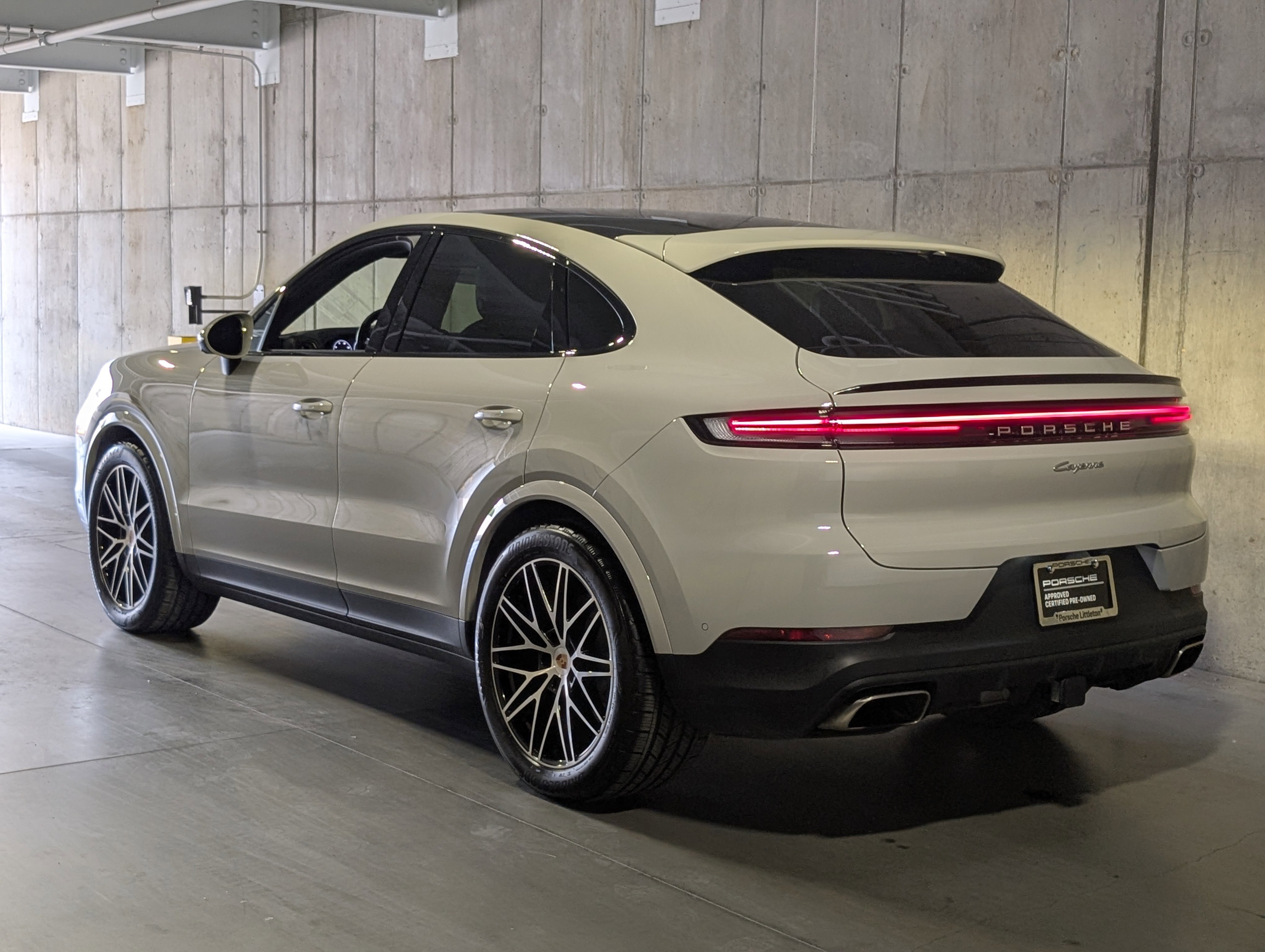 Certified 2026 Porsche Cayenne Coupe AWD/4WD image 3