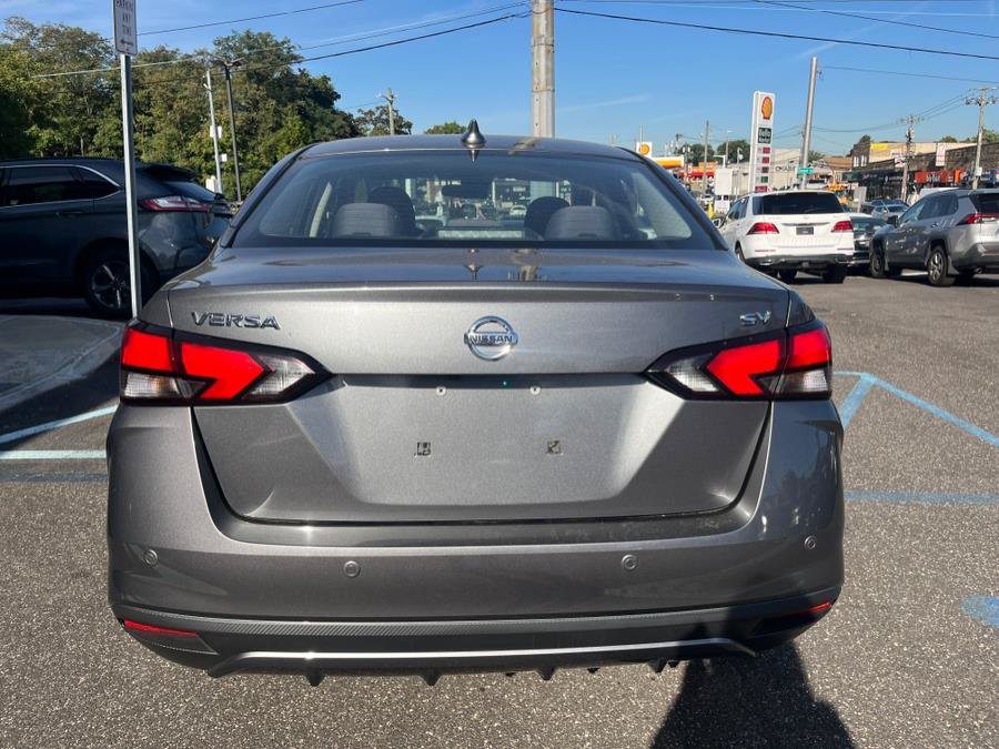 Used 2021 Nissan Versa SV FWD image 7