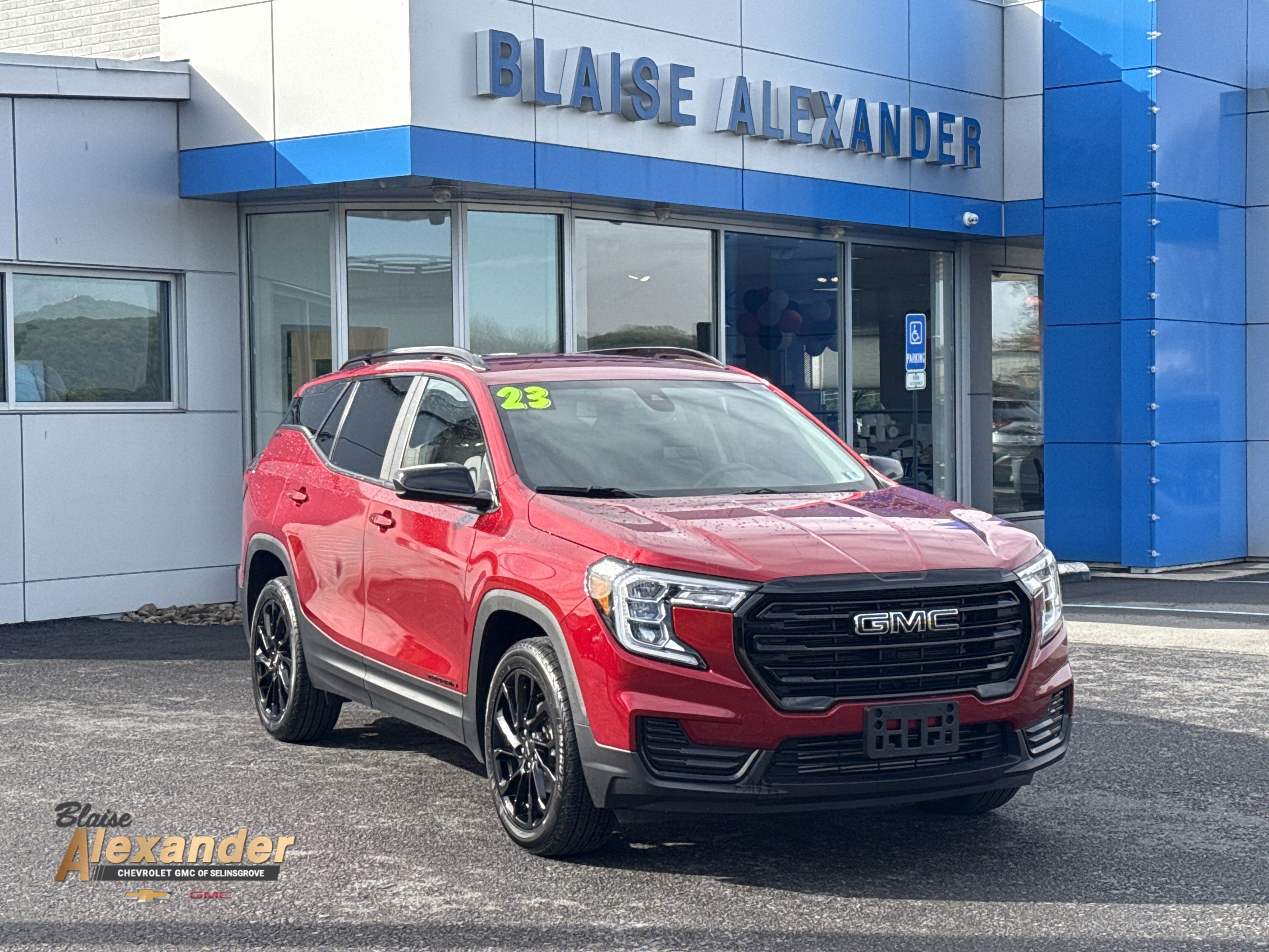 Used 2023 GMC Terrain SLE w/ Driver Convenience Package AWD/4WD image 1