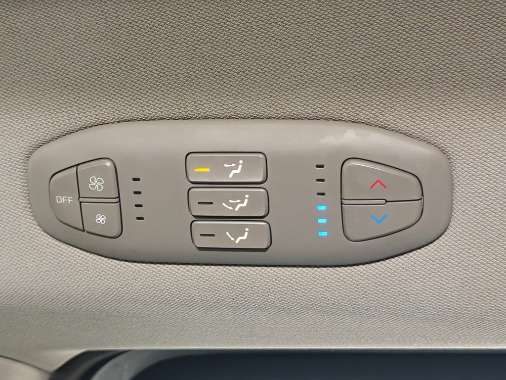 Used 2018 Kia Sedona L FWD image 30