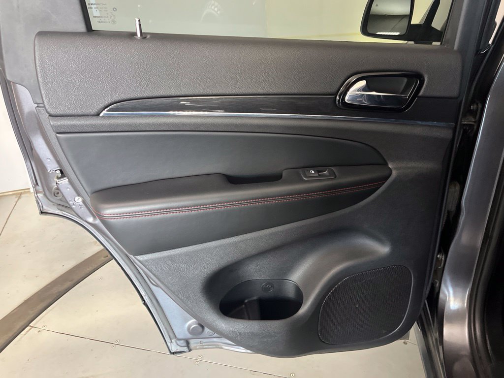 Used 2019 Jeep Grand Cherokee Trailhawk w/ Trailhawk Luxury Group AWD/4WD image 32