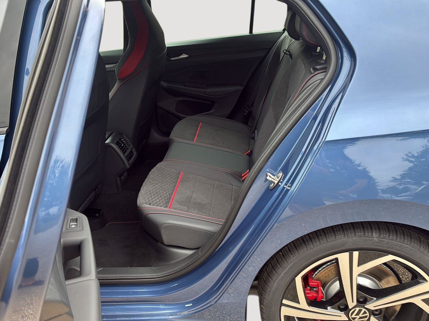 New 2026 Volkswagen Golf SE FWD image 24