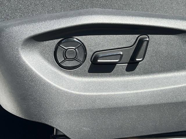 New 2026 Volkswagen Tiguan SE FWD image 13