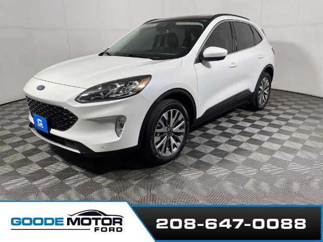 Certified 2022 Ford Escape Titanium w/ Class II Trailer Tow Package image 4