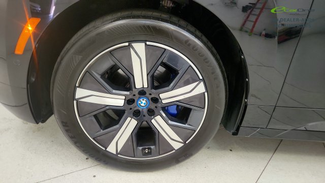 Used 2024 BMW iX xDrive50 w/ Premium Package AWD/4WD image 88
