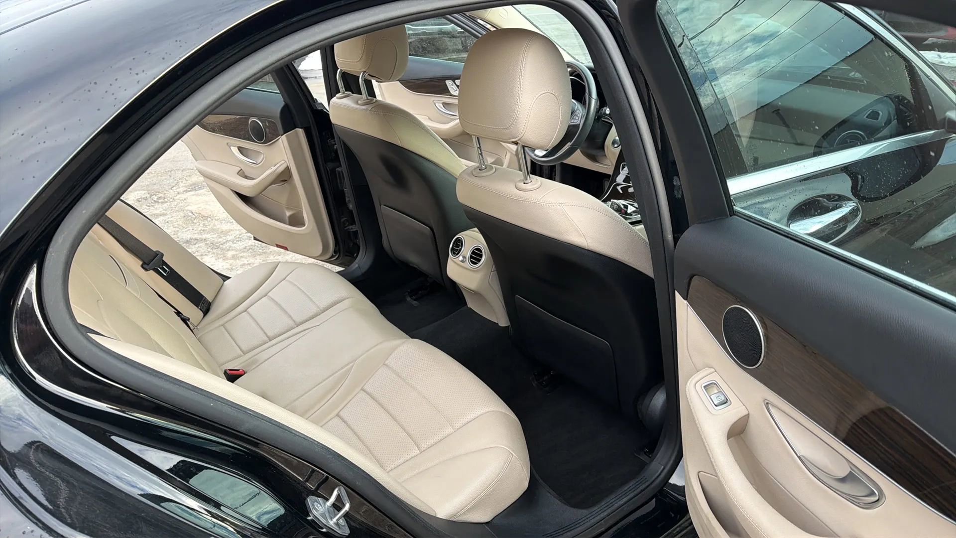 Used 2018 Mercedes-Benz C 300 Sedan w/ Premium Package image 30