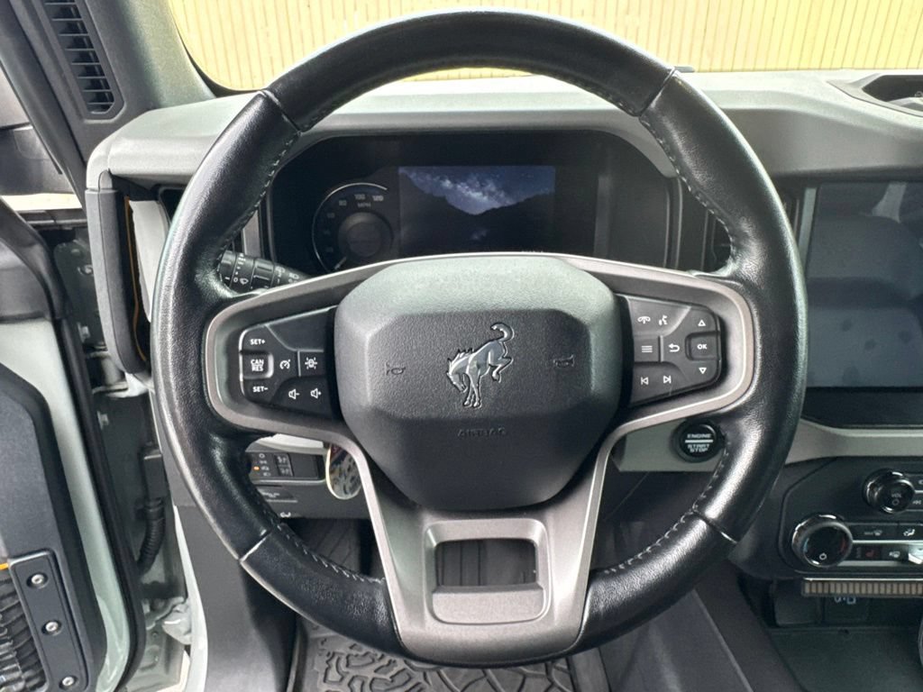 Used 2023 Ford Bronco Badlands w/ Sasquatch Package AWD/4WD image 9