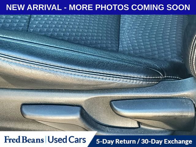 Used 2014 Toyota Camry L image 12