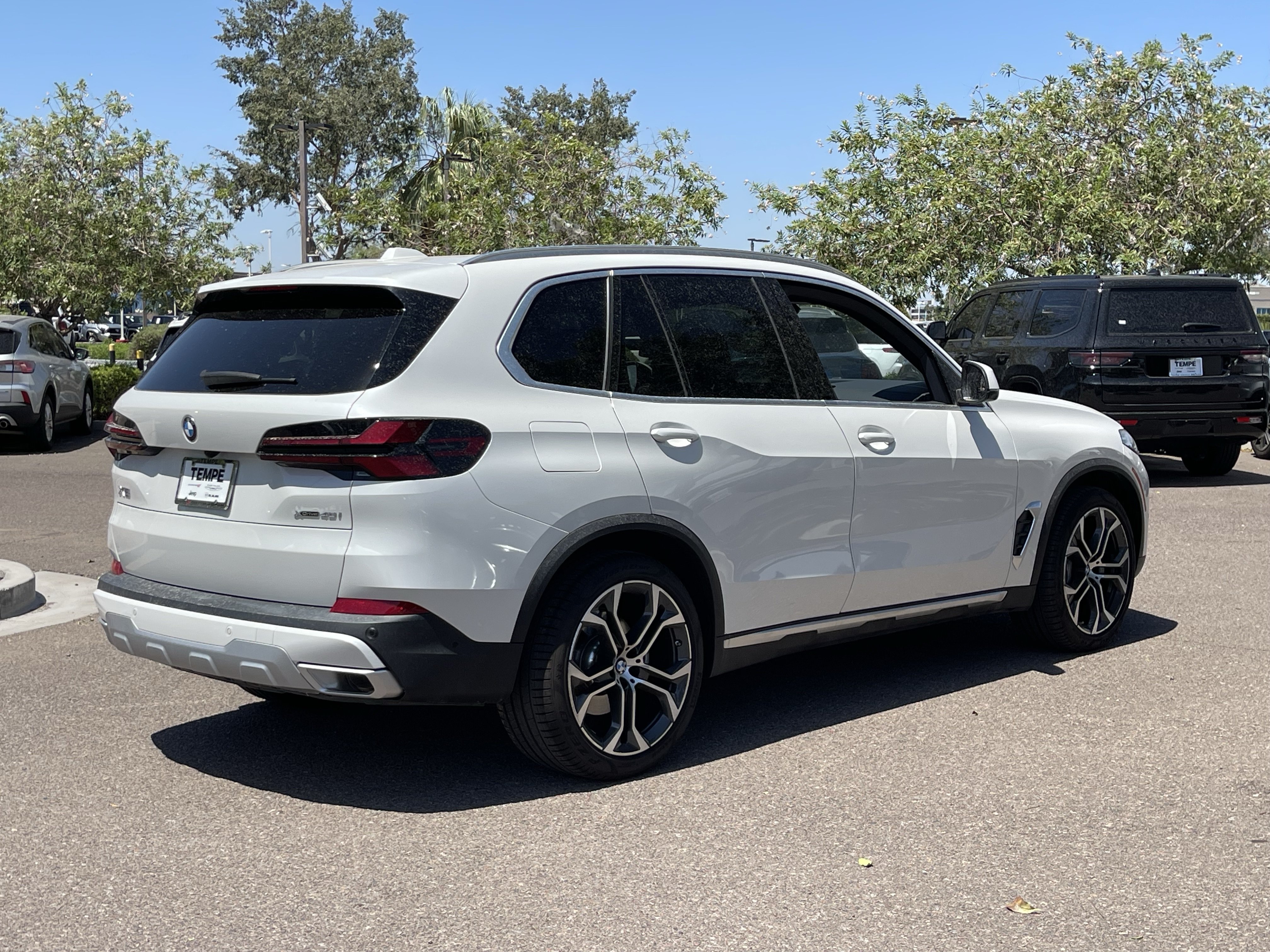 Used 2024 BMW X5 xDrive40i w/ Premium Package AWD/4WD image 5