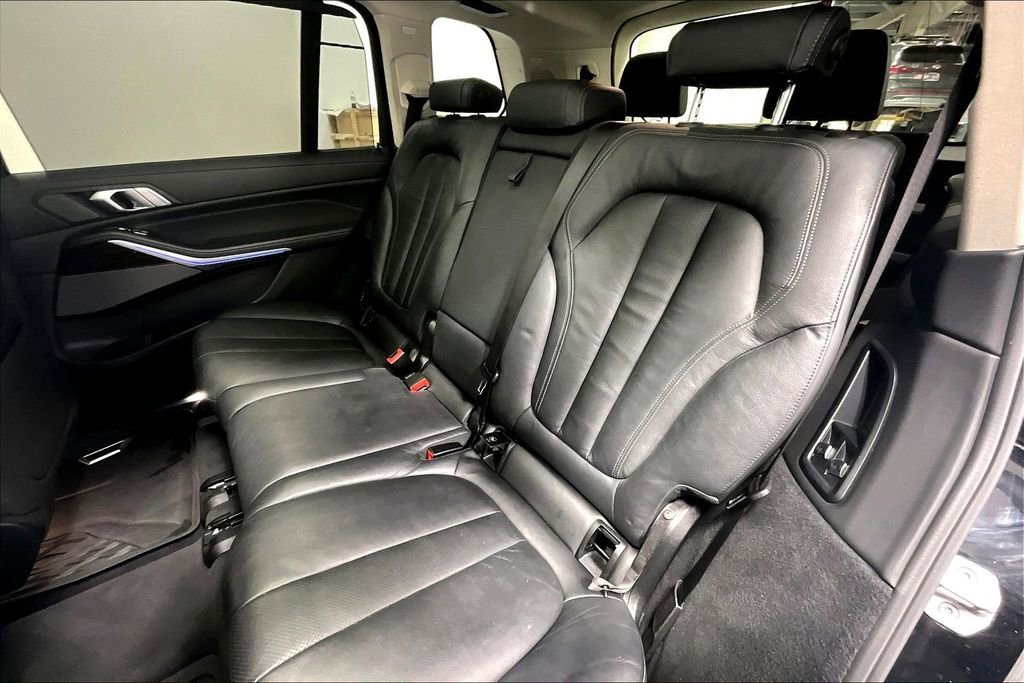 Used 2021 BMW X7 xDrive40i w/ Premium Package AWD/4WD image 27