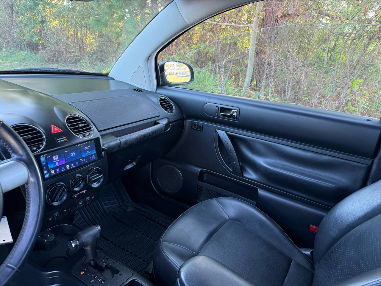 Used 2009 Volkswagen Beetle S image 13