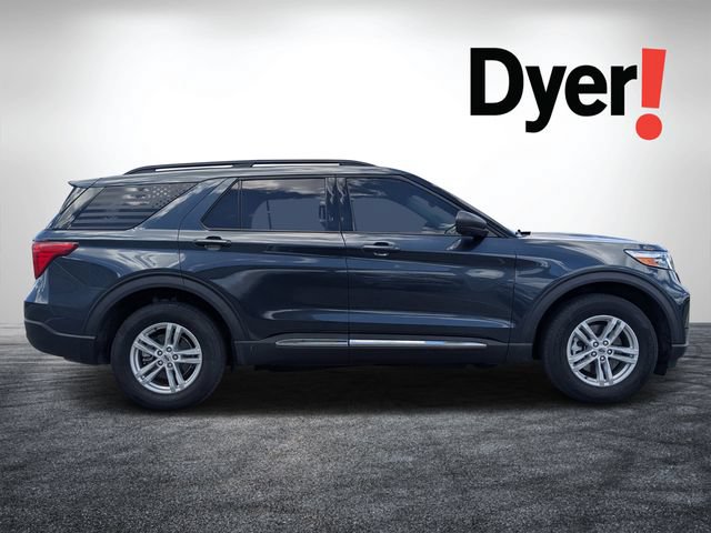 Used 2023 Ford Explorer XLT AWD/4WD image 2