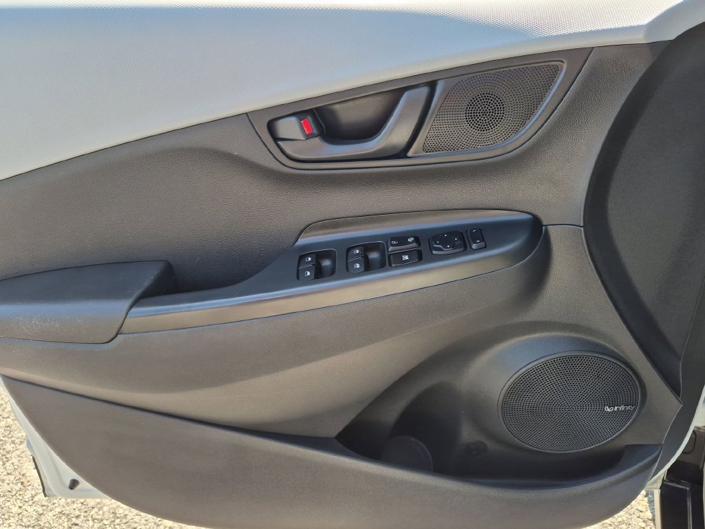 Used 2020 Hyundai Kona SEL Plus FWD image 36