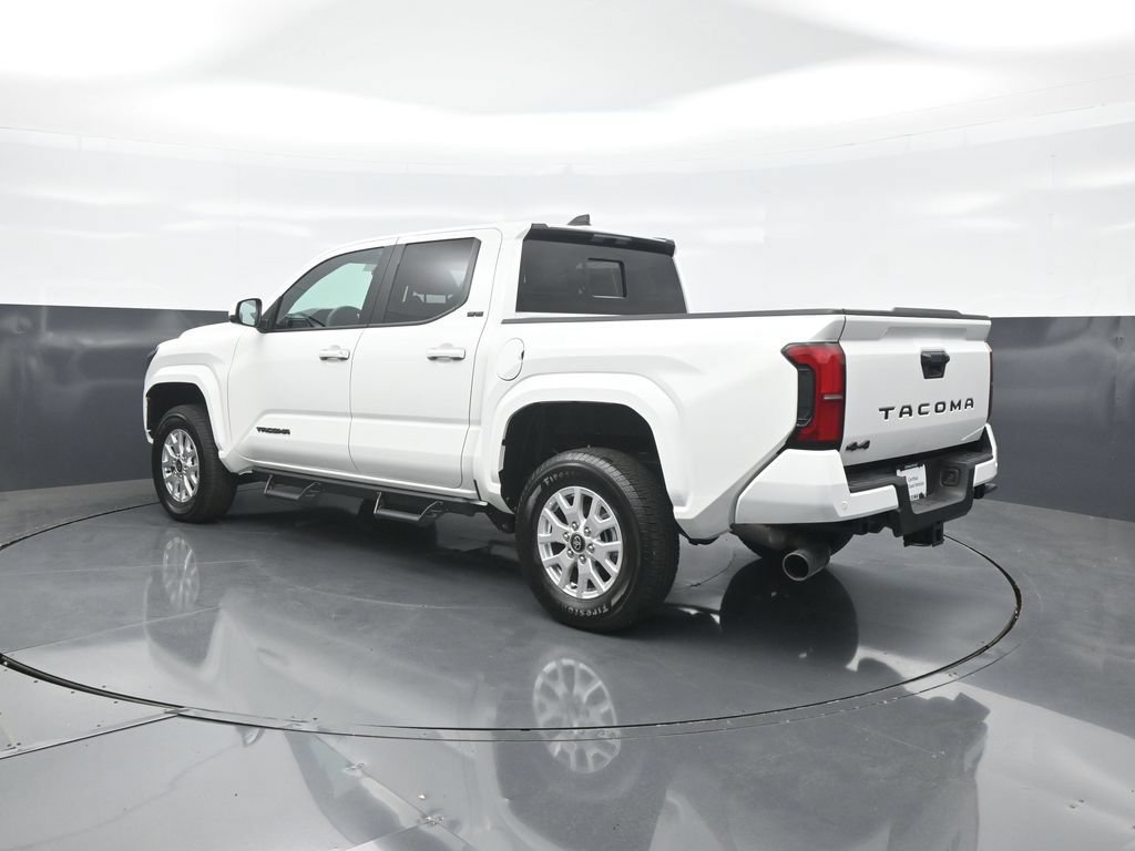 Used 2026 Toyota Tacoma SR5 AWD/4WD image 5