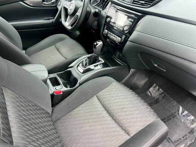 Used 2017 Nissan Rogue SV AWD/4WD image 19
