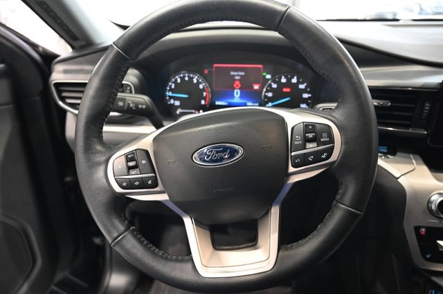 Used 2022 Ford Explorer XLT w/ Equipment Group 202A AWD/4WD image 23
