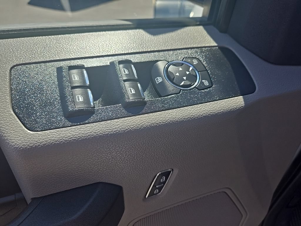Used 2022 Ford F250 XL w/ Power Equipment Group AWD/4WD image 9