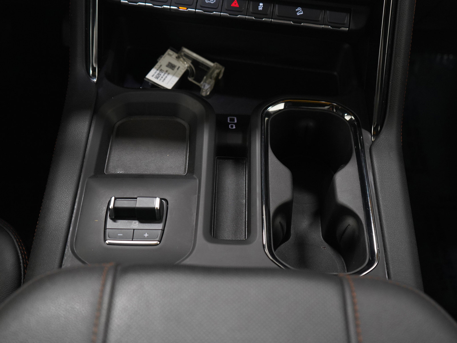 Used 2024 GMC Sierra 3500 AT4 w/ AT4 Premium Plus Package image 17