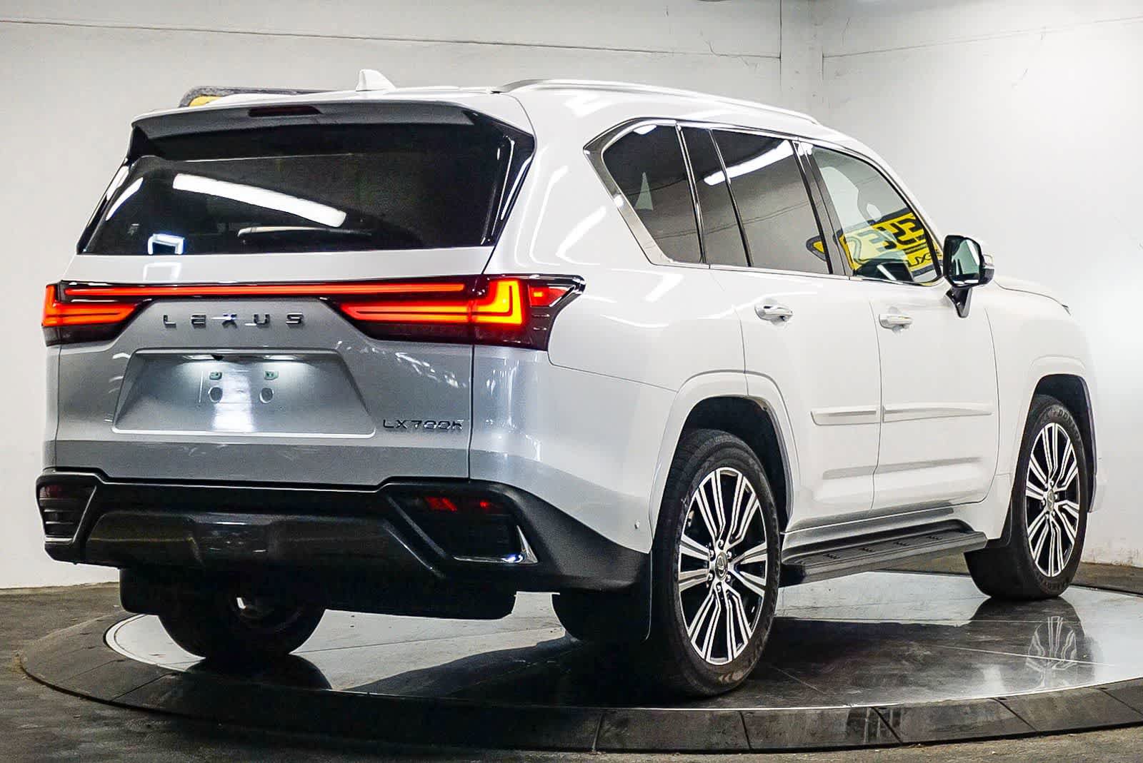 Certified 2025 Lexus LX 700h Luxury AWD/4WD image 4