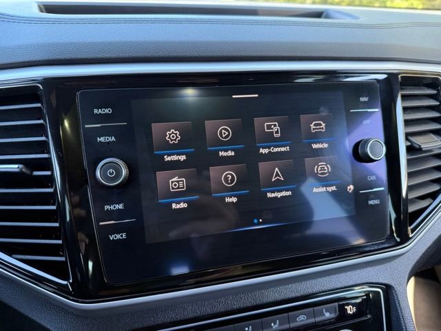 Used 2021 Volkswagen Atlas Cross Sport SEL image 32