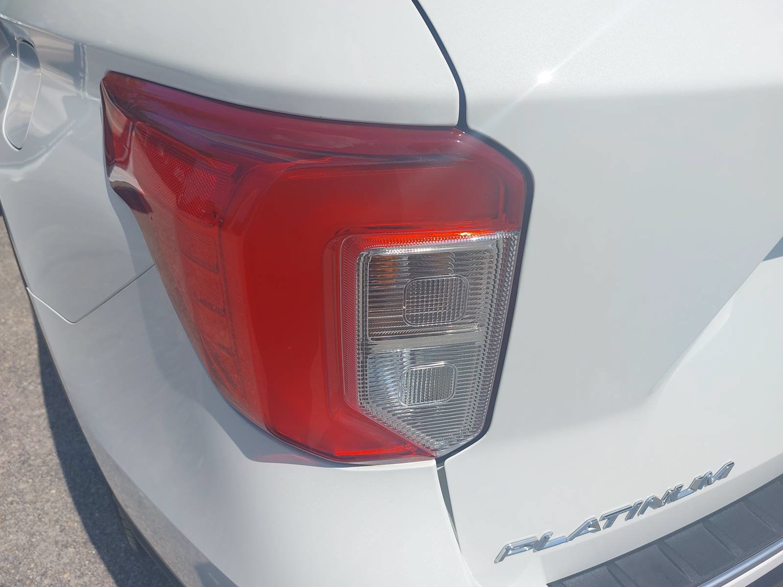 Used 2022 Ford Explorer Platinum w/ Equipment Group 601A AWD/4WD image 37