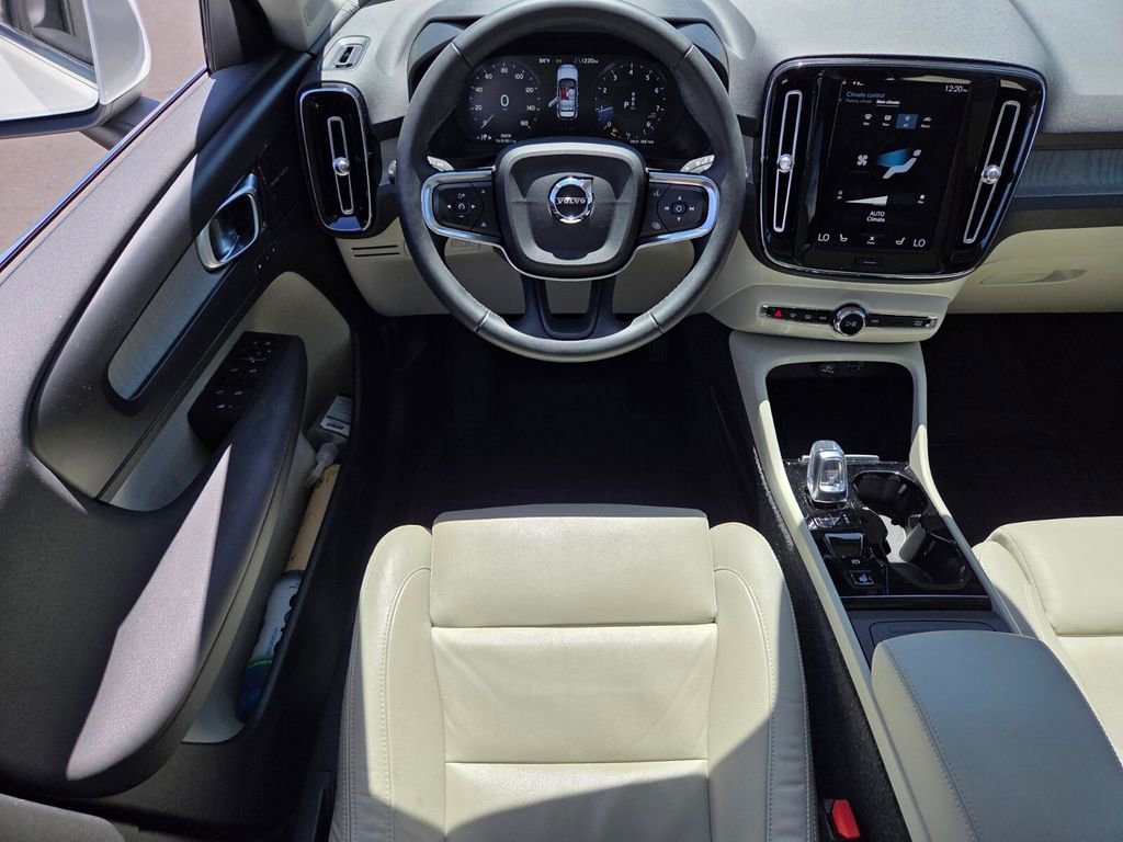 Used 2022 Volvo XC40 T5 Inscription w/ Advanced Package AWD/4WD image 13