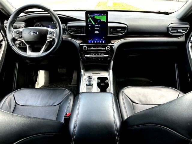 Used 2023 Ford Explorer Limited w/ Limited Technology Package image 30
